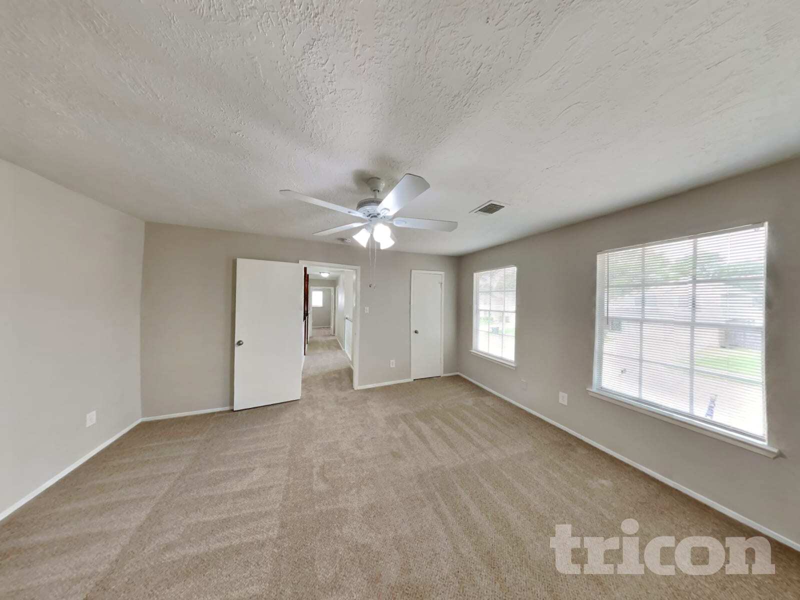 Building Photo - 8522 Lake Crystal Dr