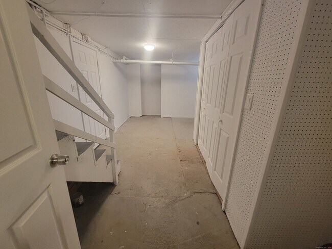 Building Photo - 12 Division St