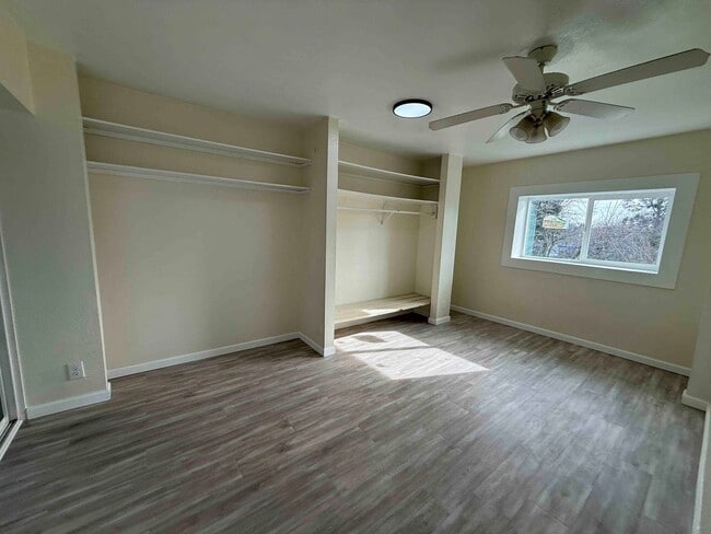 Building Photo - 2/3 Bedroom in Orangevale