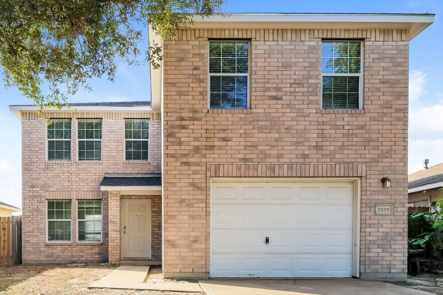 Primary Photo - 7219 Rising Brook Dr