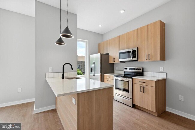 Building Photo - 308 W Chelten Ave