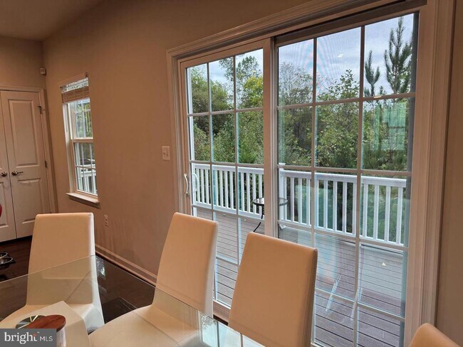 Building Photo - 9816 Cedarmass Cir