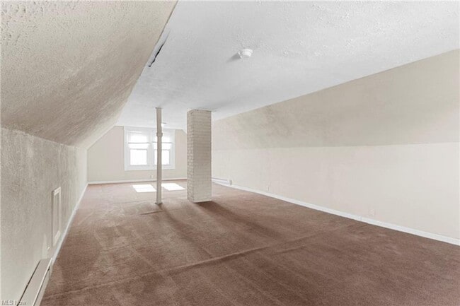 Building Photo - 2064 Halstead Ave