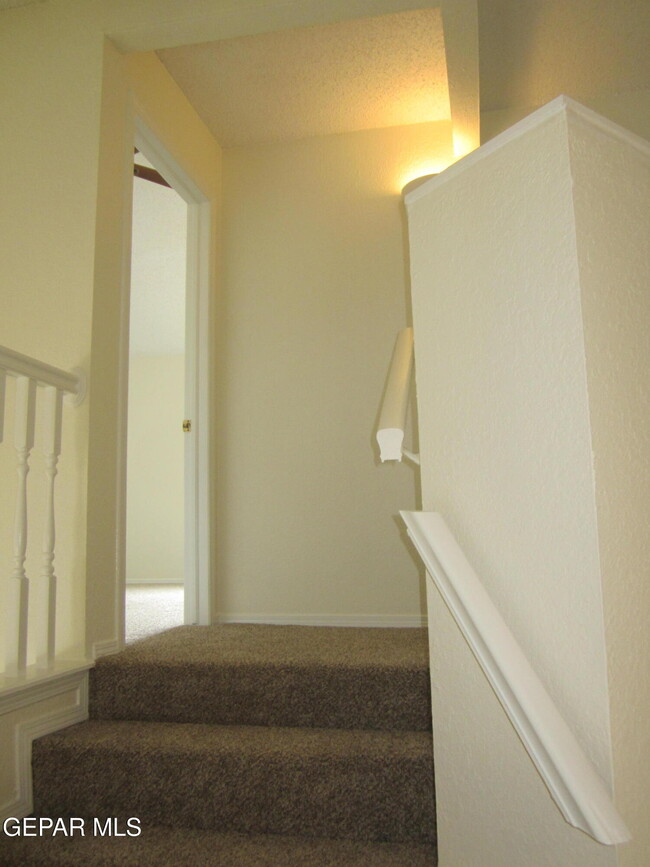 Building Photo - 538 Olmeca Dr