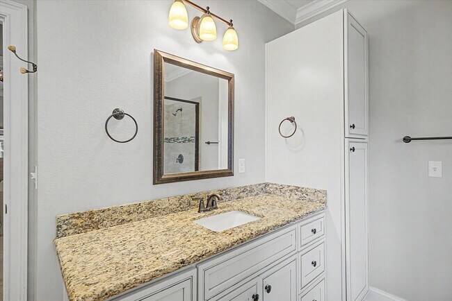 Building Photo - 7492 Sunny Mariana Ct