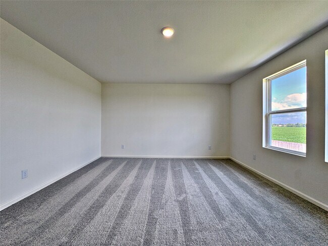 Building Photo - 8431 Vacek Xing Wy