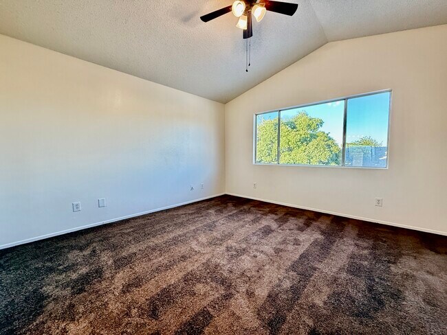 Building Photo - 37416 Daybreak St