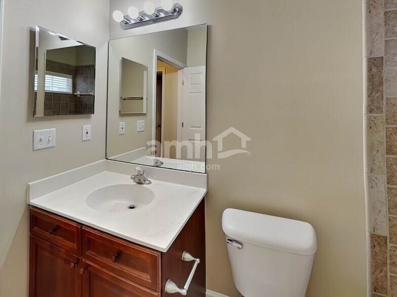 Building Photo - 6285 Pendragon Pl