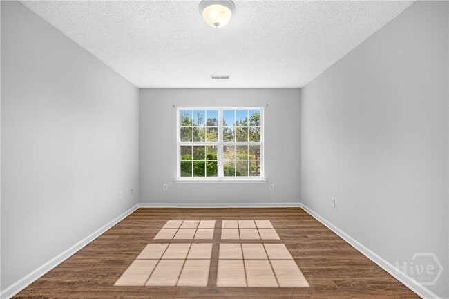 Building Photo - 8 Falkland Ave