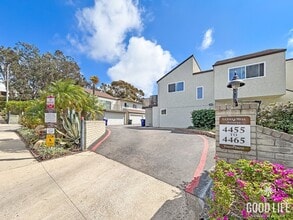 Building Photo - Spacious 3BD/2.5BA Townhouse in UTC W/ 2-Car Garage, Washer/Dryer, Balcony, Community Pool & Tenn...