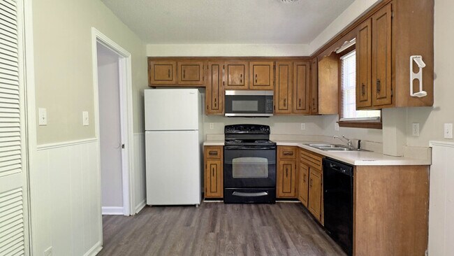 Building Photo - 812 Golf View Pl