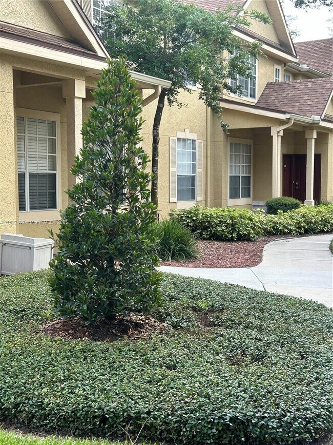 Building Photo - 852 Grand Regency Pointe