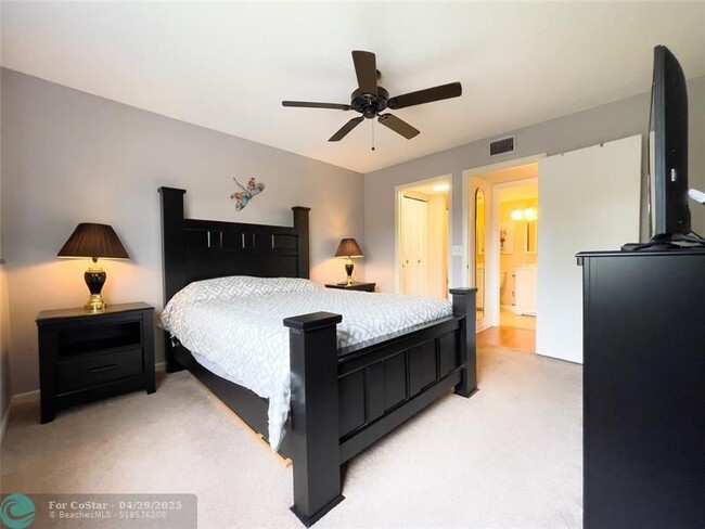 Building Photo - 317 Knotty Pine Cir