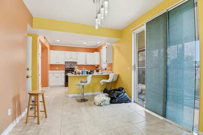 Building Photo - 7208 Paseo Del Rio