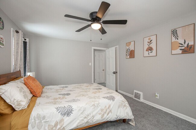 Building Photo - 3 BED 2 BATH BEAUTIFUL SINGLE FAMILY HOME!