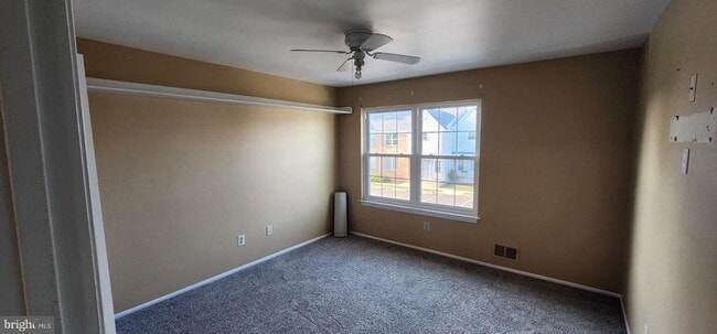 Building Photo - 409 Dove Ct