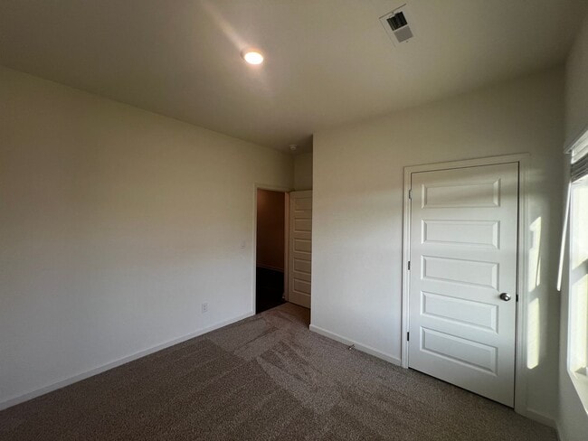 Building Photo - 4BR One-Level Home in Rosser Farms – Open Floor Plan + Prime Location!