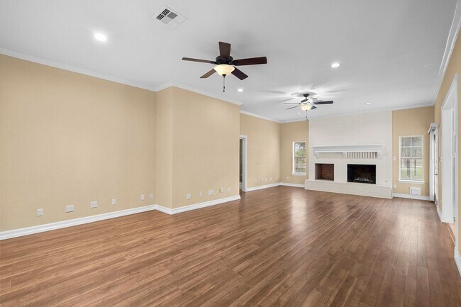 Building Photo - 616 Westwood Cir