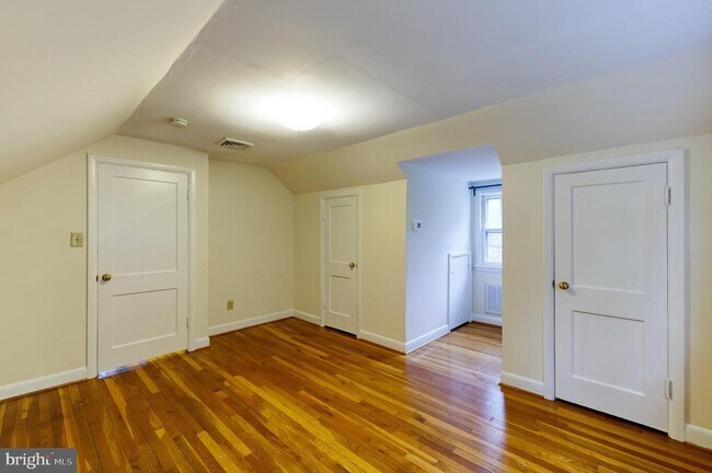 Building Photo - 5808 Oxford Rd