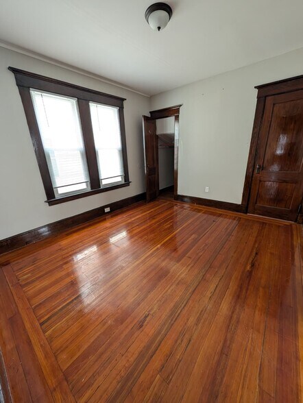 Building Photo - 126 Hobart St