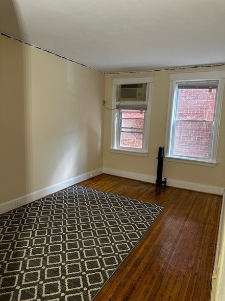 Building Photo - 1315 Park Rd NW
