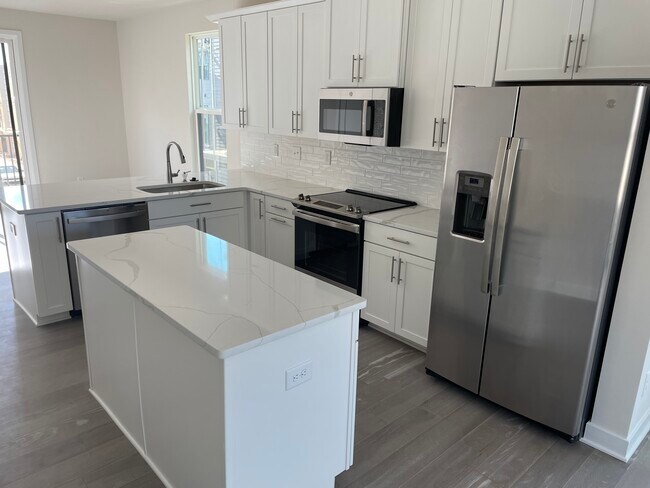 Building Photo - 1302 Gleason Way