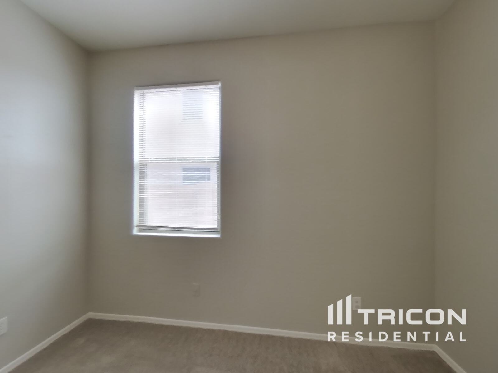 Building Photo - 6410 S 72nd Ln