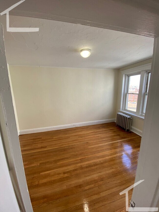 Building Photo - 1161 Boylston St