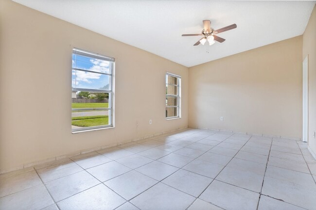 Building Photo - 3121 Yorych Ln