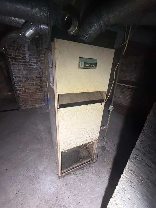 Building Photo - 512 Powell St