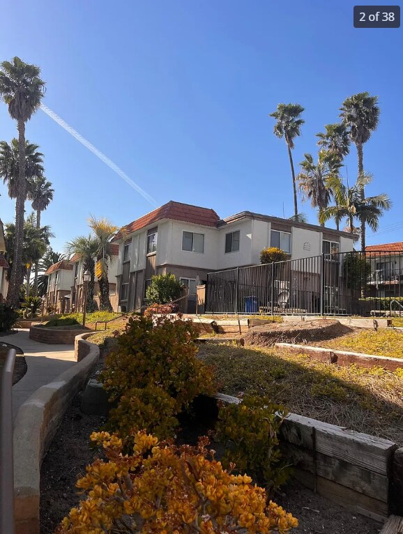 Building Photo - 10235 Madrid Way