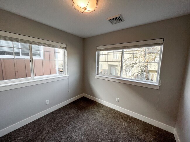 Building Photo - HONEYBEE5727-5729