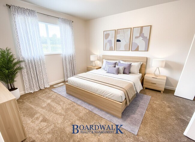 Building Photo - 253 E Crestone Ave