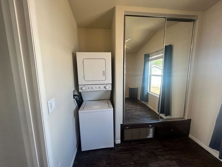 Building Photo - 530 S Alma School Rd