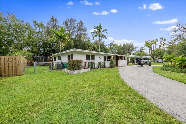 Building Photo - 11725 SW 81st Rd