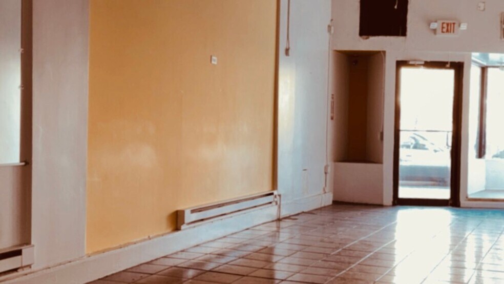 Building Photo - 1241 Main Ave