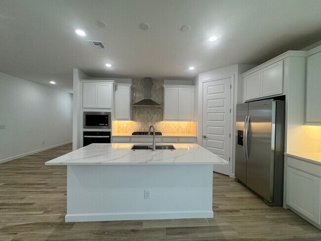 Building Photo - BRAND NEW HOME IN ALORAVITA IN PEORIA