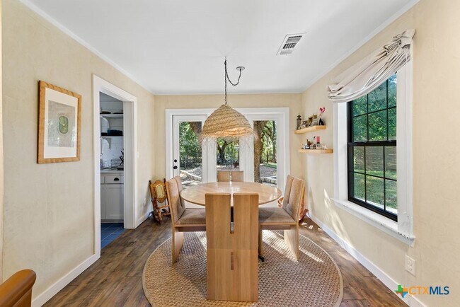 Building Photo - 202 Leveritts Loop