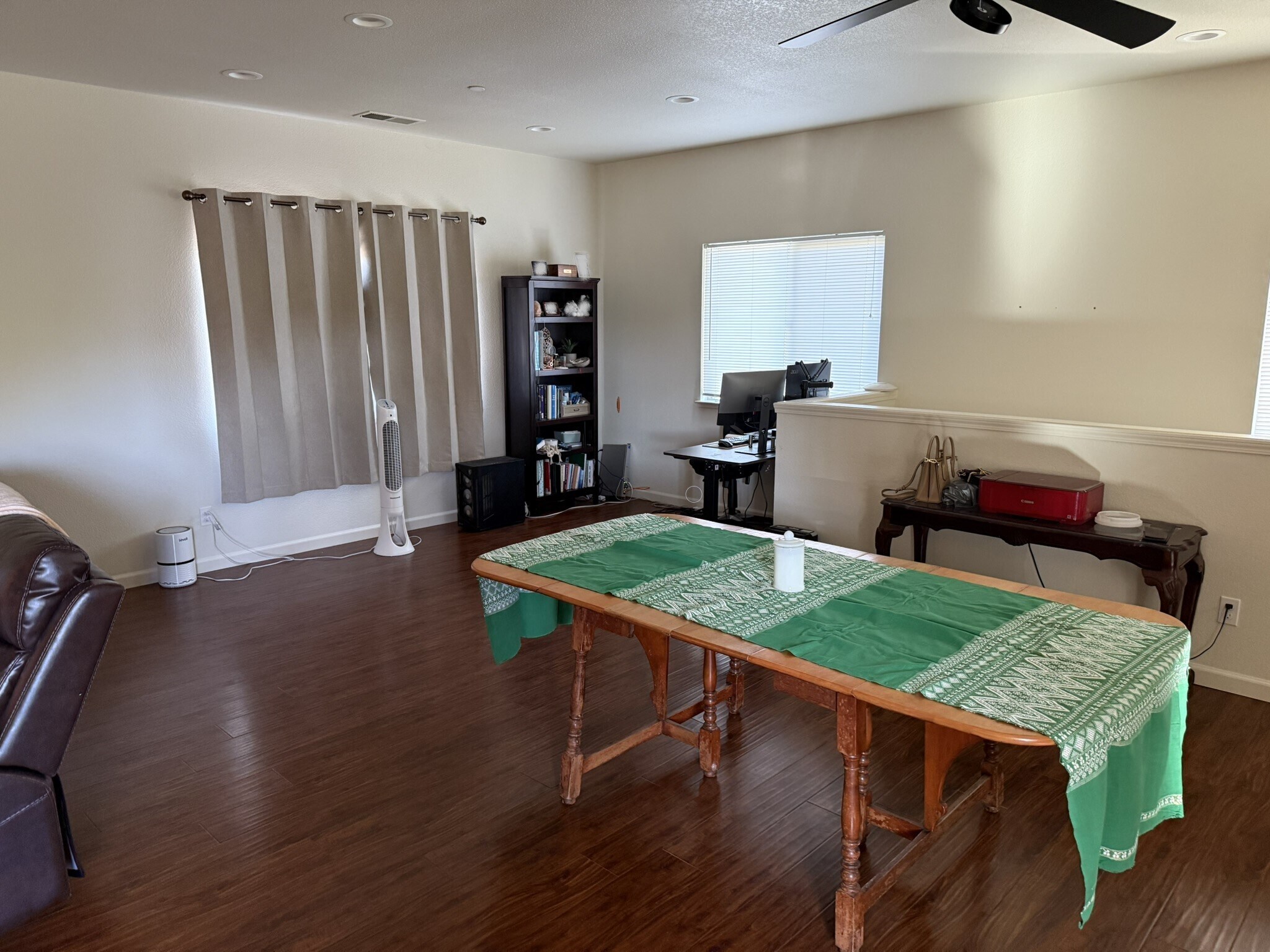 Office/Dining - 4058 E Midas Ave