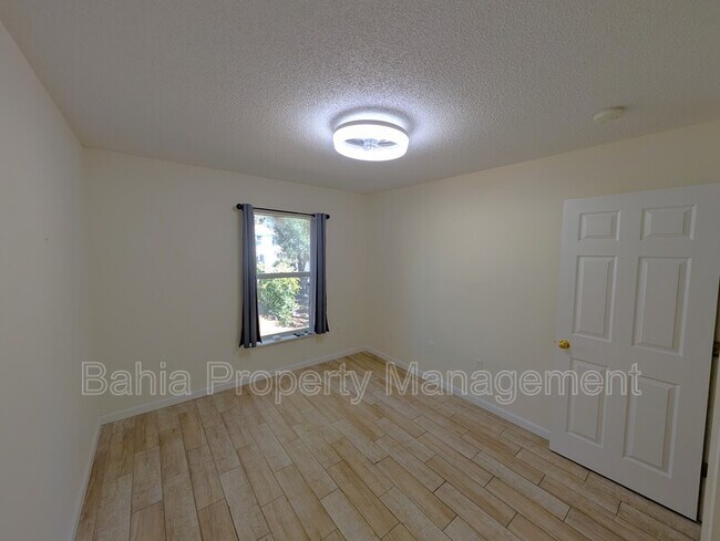 Building Photo - 4656 Ashburn Square Dr