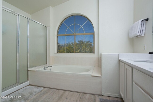 Building Photo - 6851 W Kern Dr