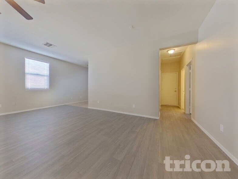 Building Photo - 7329 W Darrel Rd