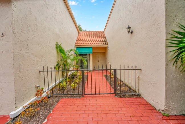 Building Photo - 6565 Las Flores Dr