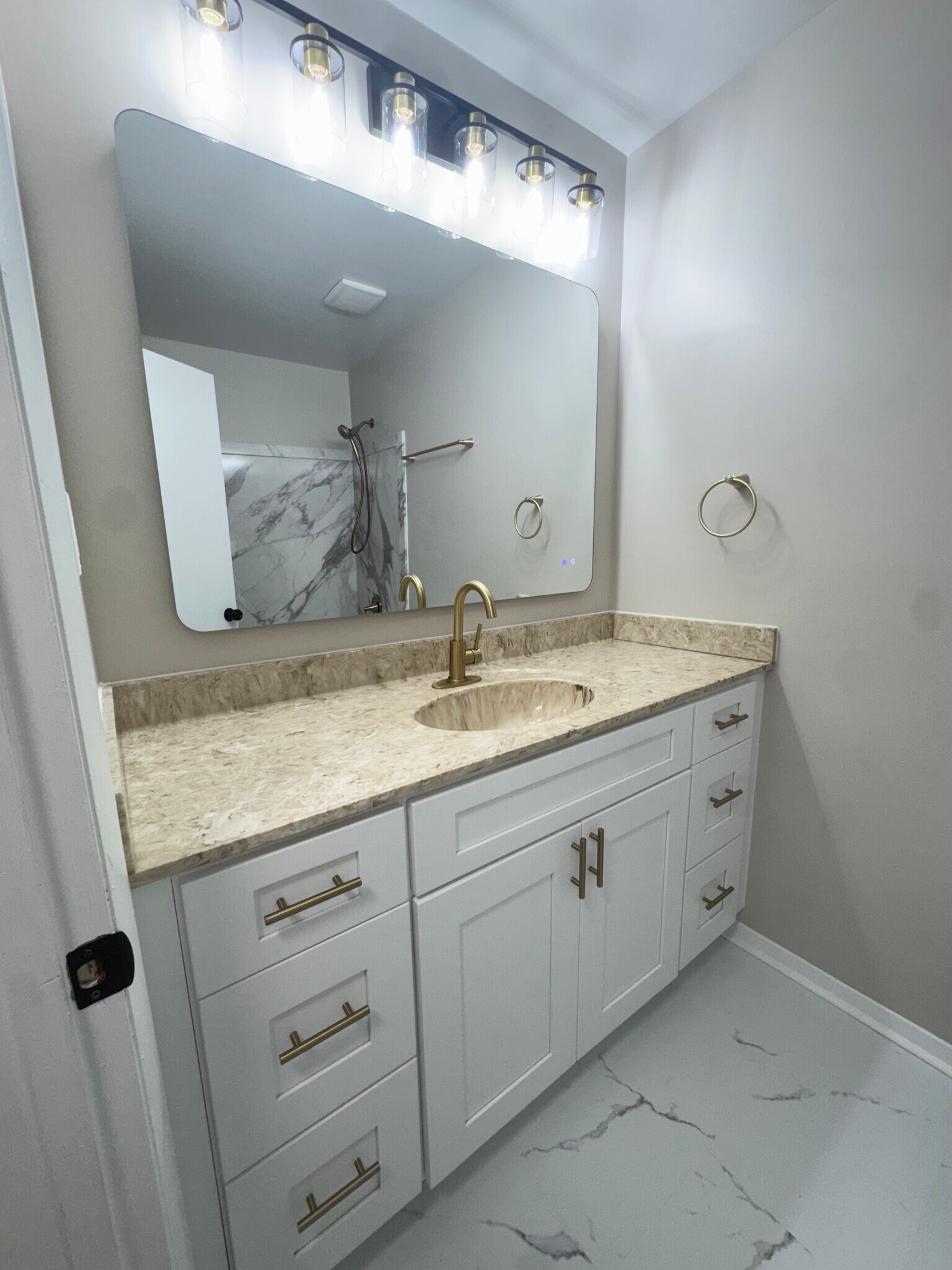 Building Photo - 40 Badger Gate Ct