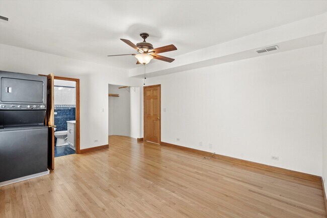 Building Photo - 911 N Fairfield Ave