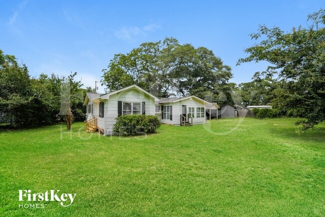 Building Photo - 1038 Adrian Cir SW