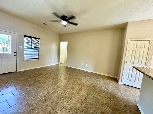 Building Photo - 114 Shayan Ct