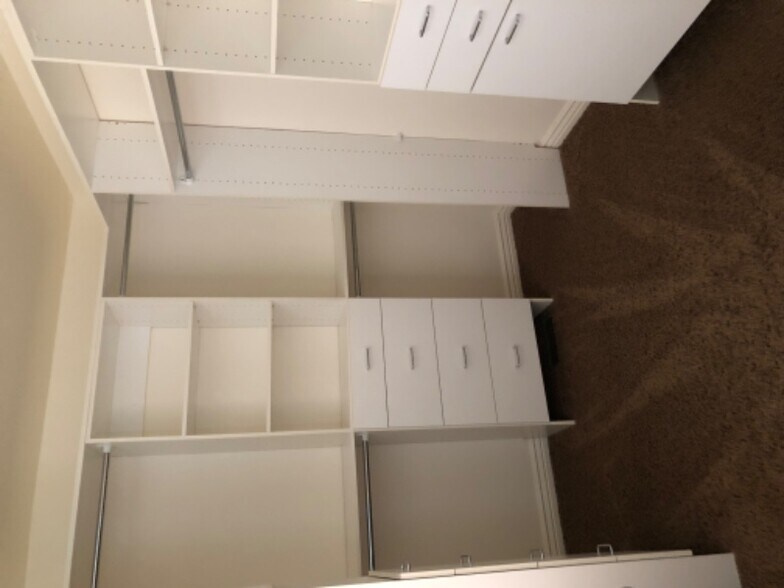 Building Photo - 10389 Rubicon Rd