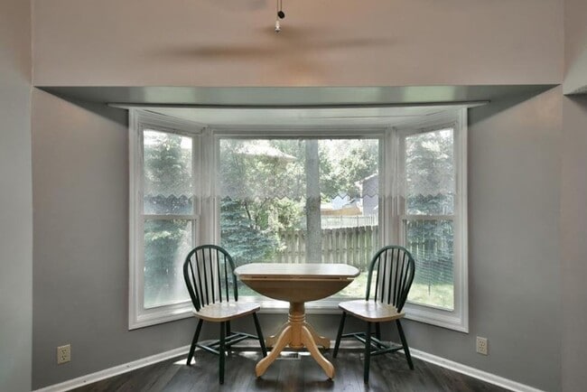 Building Photo - Prime Papillion Location Near Schools & Amenities