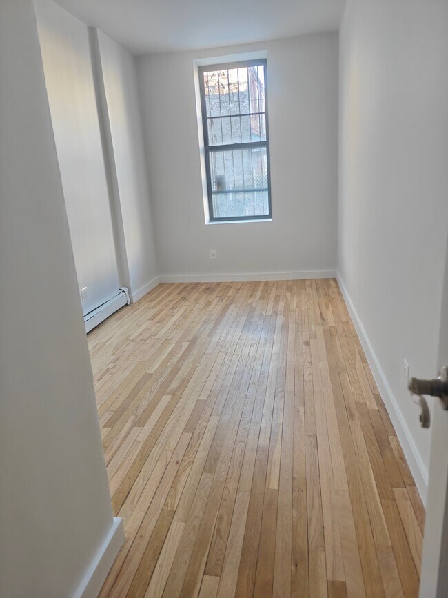 Building Photo - 2401 Tilden Ave